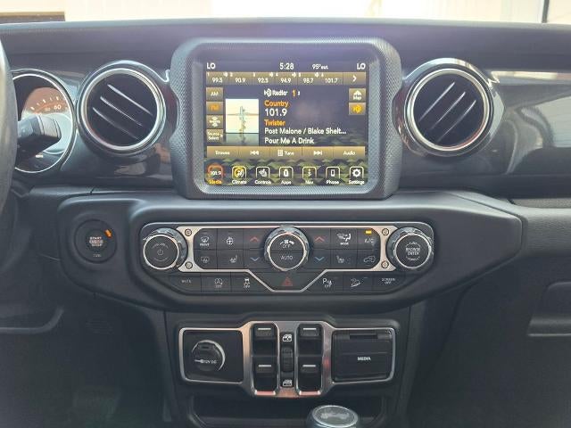 2020 Jeep Wrangler Unlimited Sahara Altitude