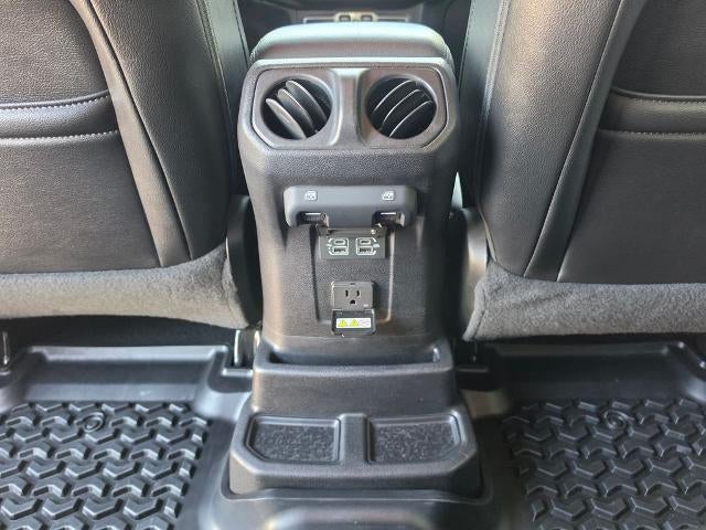 2020 Jeep Wrangler Unlimited Sahara Altitude