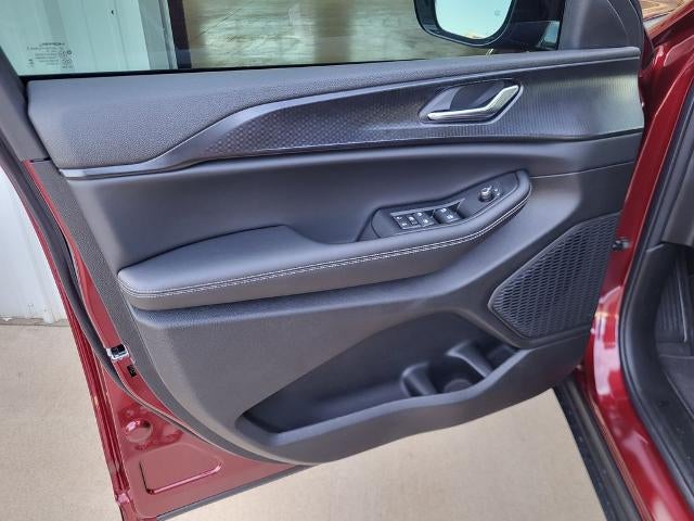 2025 Jeep Grand Cherokee Altitude X 4x2