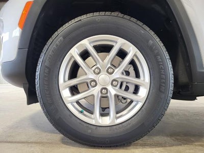 2025 Jeep Grand Cherokee Laredo X 4x4