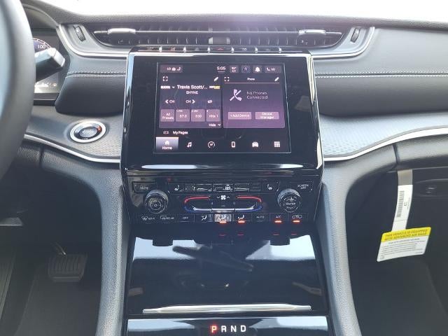 2025 Jeep Grand Cherokee Laredo X 4x4