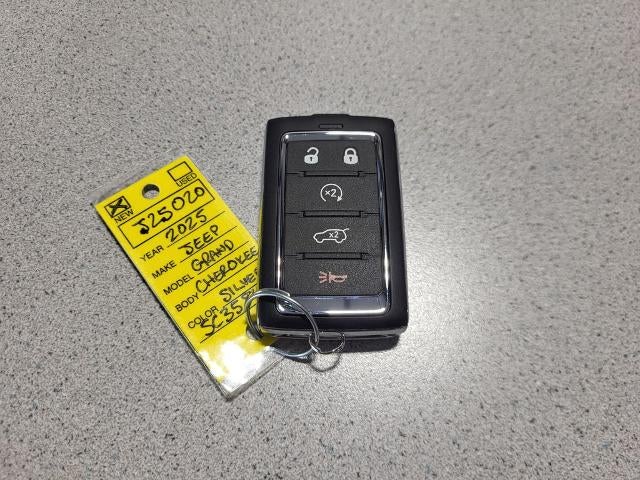 2025 Jeep Grand Cherokee Laredo X 4x4