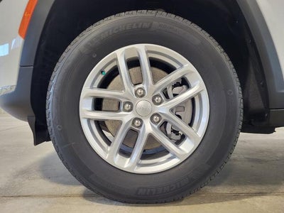 2025 Jeep Grand Cherokee L Laredo 4x2