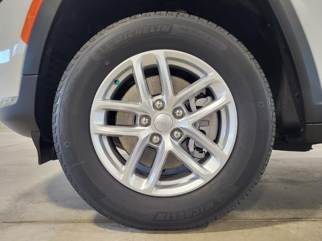 2025 Jeep Grand Cherokee L Laredo 4x2
