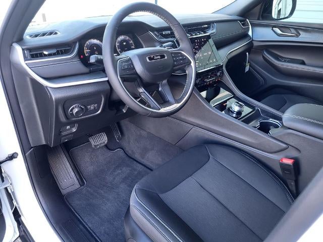 2025 Jeep Grand Cherokee L Laredo 4x2