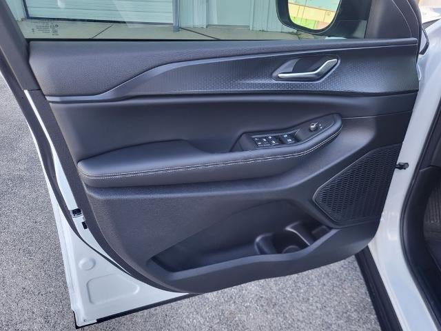 2025 Jeep Grand Cherokee L Laredo 4x2