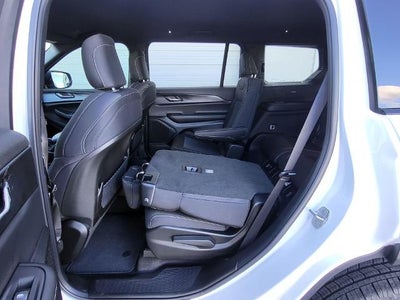 2025 Jeep Grand Cherokee L Laredo 4x2