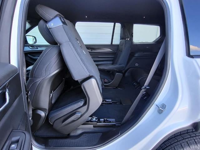 2025 Jeep Grand Cherokee L Laredo 4x2