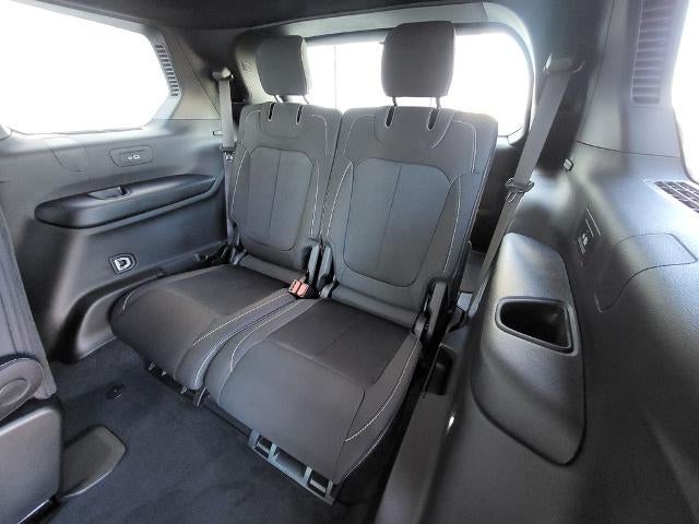 2025 Jeep Grand Cherokee L Laredo 4x2