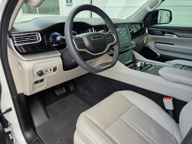 2023 Jeep Wagoneer L Series III - Photo 14