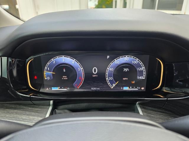 2023 Jeep Wagoneer L Series III - Photo 19