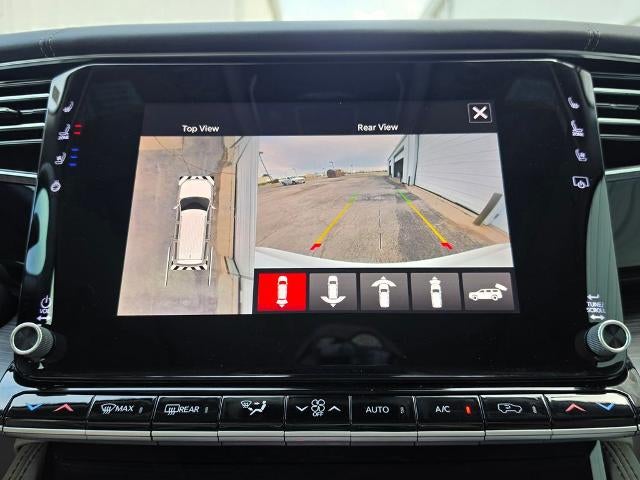 2023 Jeep Wagoneer L Series III - Photo 23