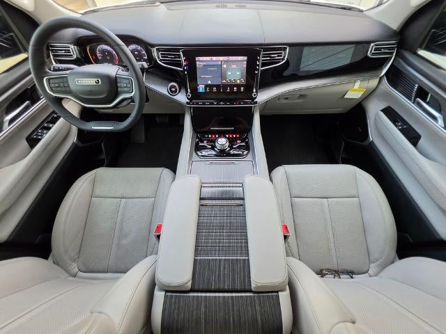2023 Jeep Wagoneer L Series III - Photo 30