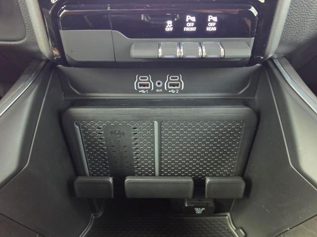 2025 RAM 1500 Big Horn Crew Cab 4x4 5'7" Box