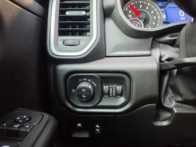 2025 RAM 1500 Big Horn Crew Cab 4x4 5'7" Box