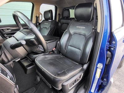 2019 RAM 1500 Laramie Quad Cab 4x4 6'4" Box