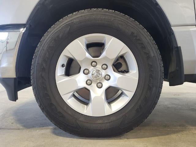 2020 RAM 1500 Big Horn Crew Cab 4x4 5'7" Box