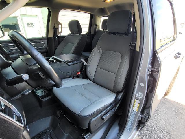 2020 RAM 1500 Big Horn Crew Cab 4x4 5'7" Box