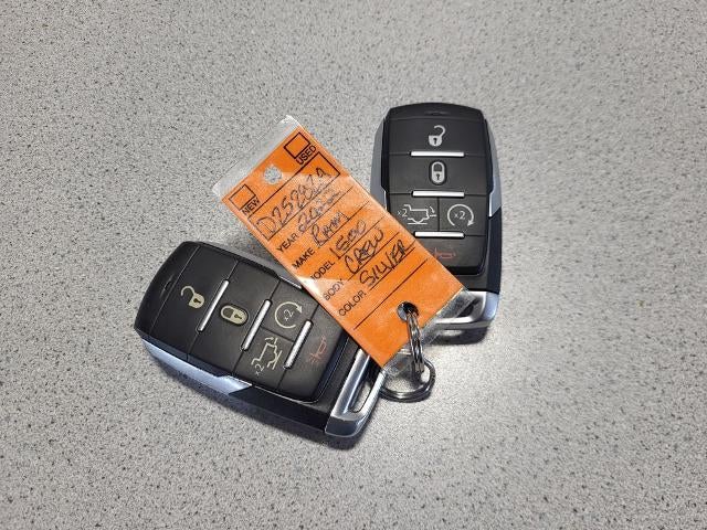 2022 RAM 1500 Laramie Crew Cab 4x4 5'7" Box