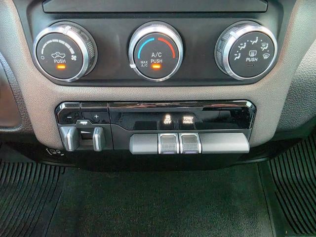 2020 RAM 1500 Big Horn Crew Cab 4x4 6'4" Box