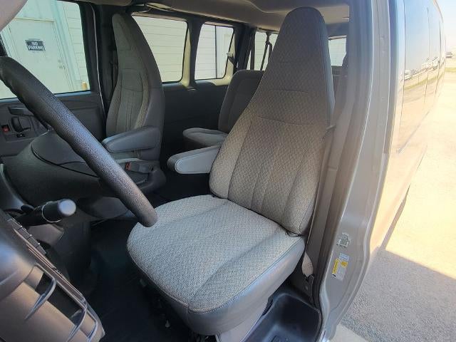 2024 Chevrolet Express Passenger 2500 1LT