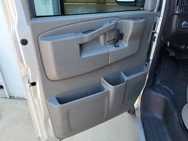 2024 Chevrolet Express Passenger 2500 1LT