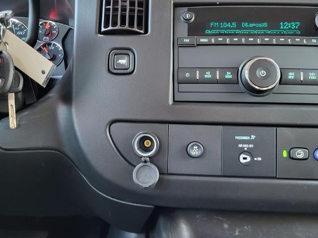 2024 Chevrolet Express Passenger 2500 1LT