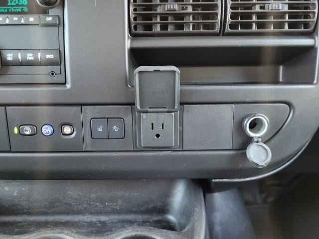 2024 Chevrolet Express Passenger 2500 1LT