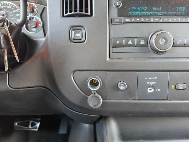 2023 Chevrolet Express Passenger 3500 LS
