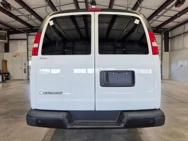 2023 Chevrolet Express Passenger 3500 LS