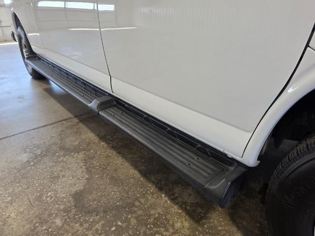 2025 Chevrolet Express Passenger 1LT