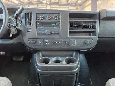 2025 Chevrolet Express Passenger 1LT
