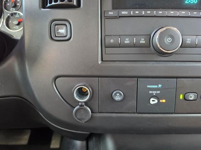 2025 Chevrolet Express Passenger 1LT