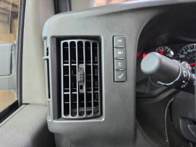 2025 Chevrolet Express Passenger 1LT