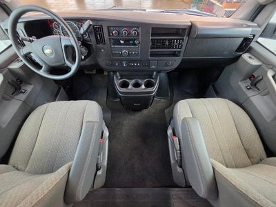 2025 Chevrolet Express Passenger 1LT
