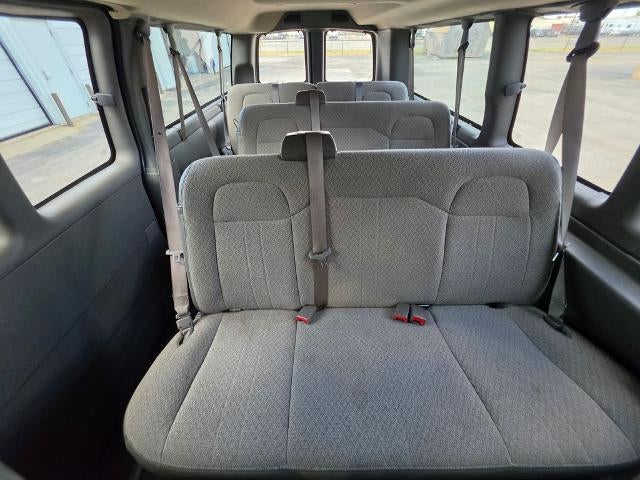 2025 Chevrolet Express Passenger 1LT