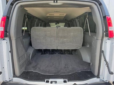 2025 Chevrolet Express Passenger 1LT