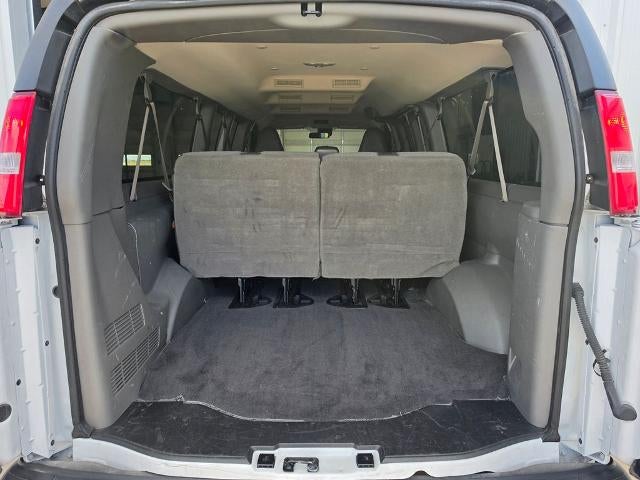 2025 Chevrolet Express Passenger 1LT