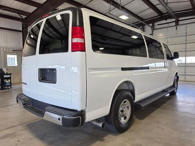 2025 Chevrolet Express Passenger 1LT