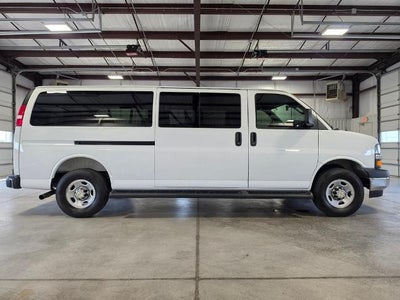 2025 Chevrolet Express Passenger 1LT