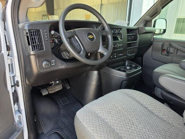 2025 Chevrolet Express Passenger 1LT