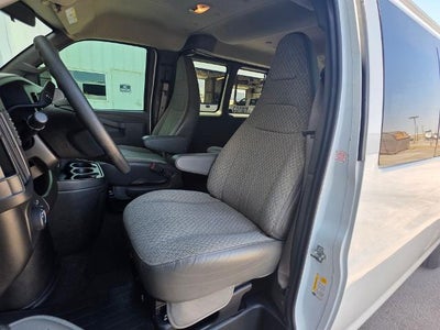 2025 Chevrolet Express Passenger 1LT