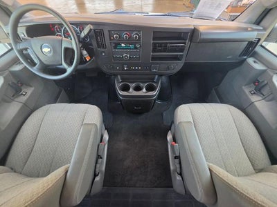2025 Chevrolet Express Passenger 1LT
