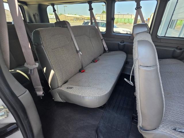2025 Chevrolet Express Passenger 1LT