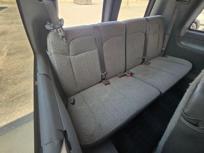 2025 Chevrolet Express Passenger 1LT