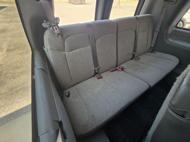 2025 Chevrolet Express Passenger 1LT