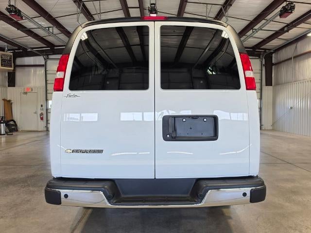 2025 Chevrolet Express Passenger 1LT