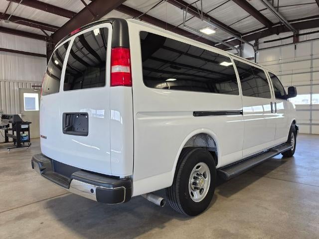 2025 Chevrolet Express Passenger 1LT