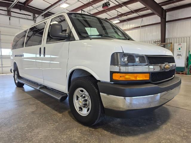 2025 Chevrolet Express Passenger 1LT