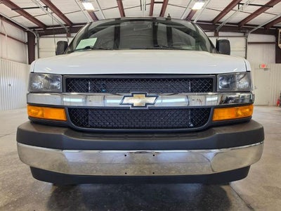 2025 Chevrolet Express Passenger 1LT